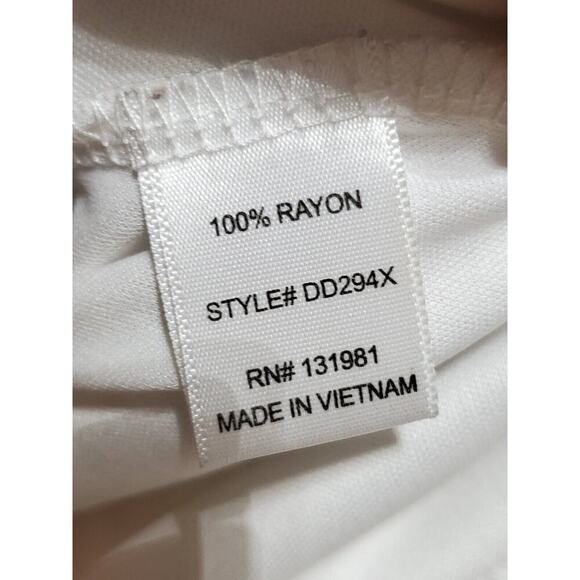 Naif Women's White 100% Rayon Cold Shoulder Long Sleeve Knee Length Dress 2X - Picture 10 of 15